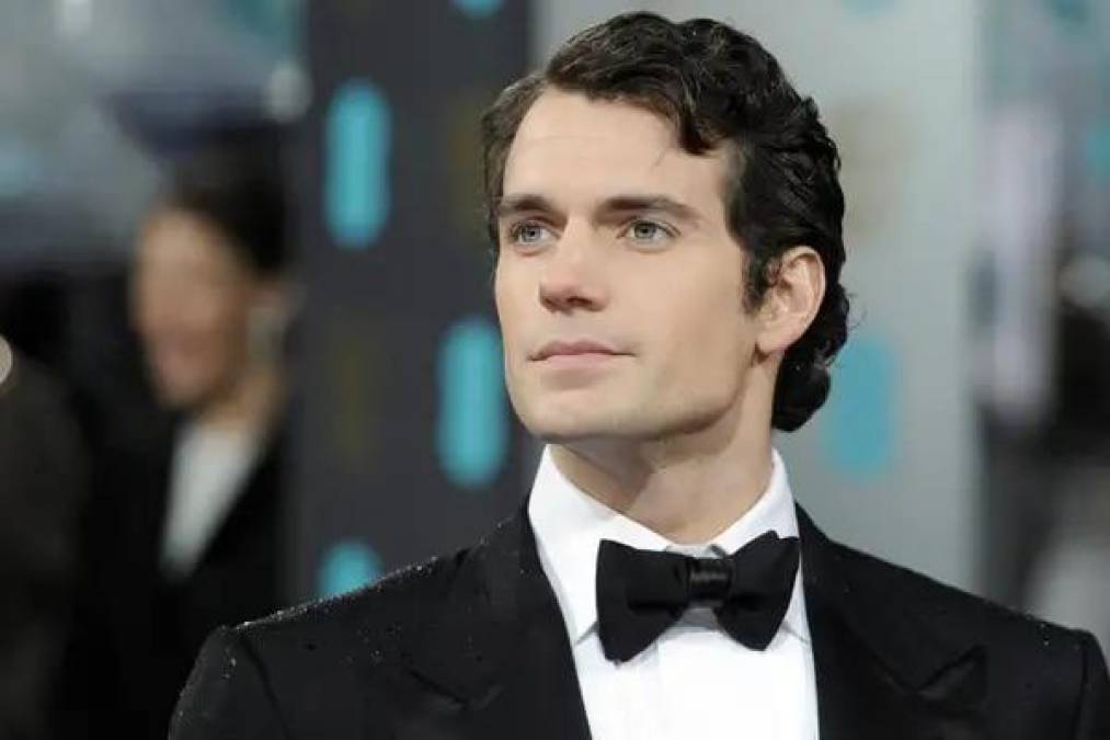 Henry Cavill con un porcentaje de 91,64% de precisión, considerado uno de los hombres más guapo del mundo.