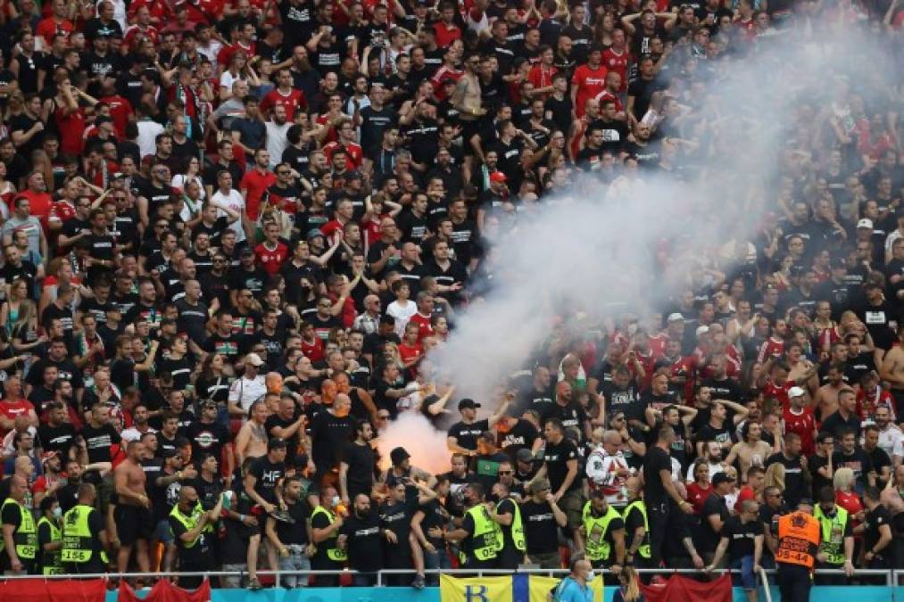 En el Puskas Arena de Budapest hubo un llenazo. Asistieron al Hungría vs Portugal la cantidad de 67,000 espectadores.