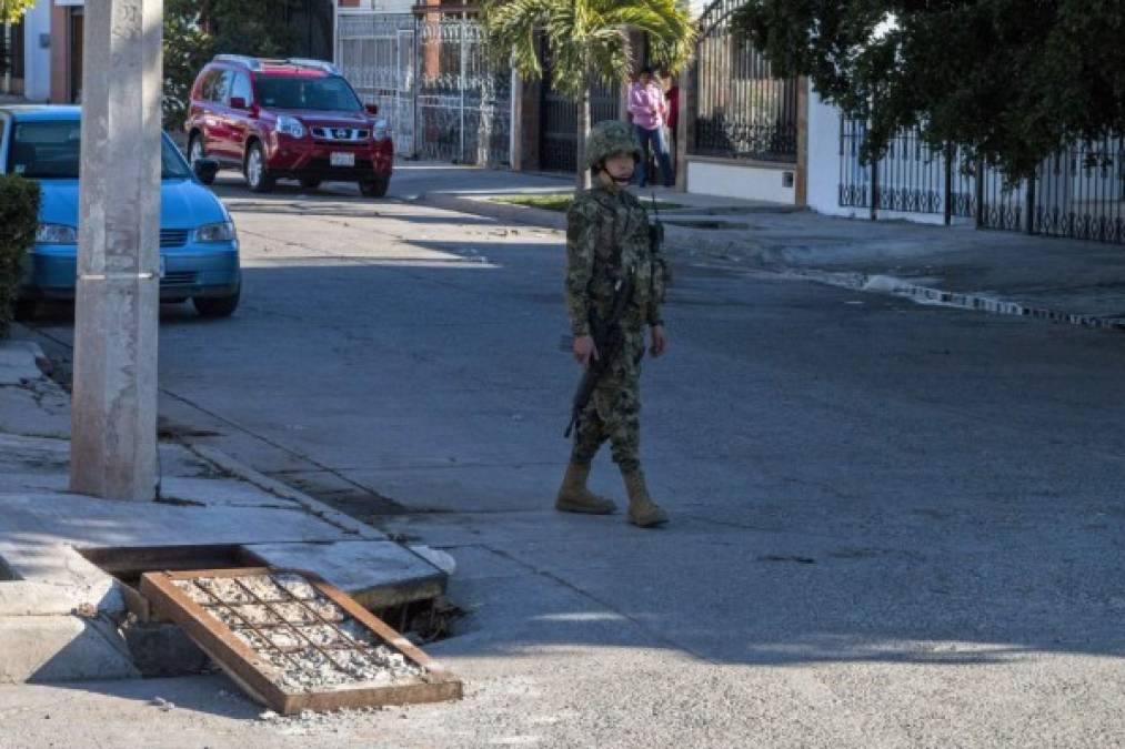 El narcotraficante mexicano Joaquín “El Chapo” Guzmán Loera fue detenido por tecera vez el viernes en el hotel Doux, ubicado en el kilómetro 3 de la carretera a San Miguel, en Los Mochis, Sinaloa.