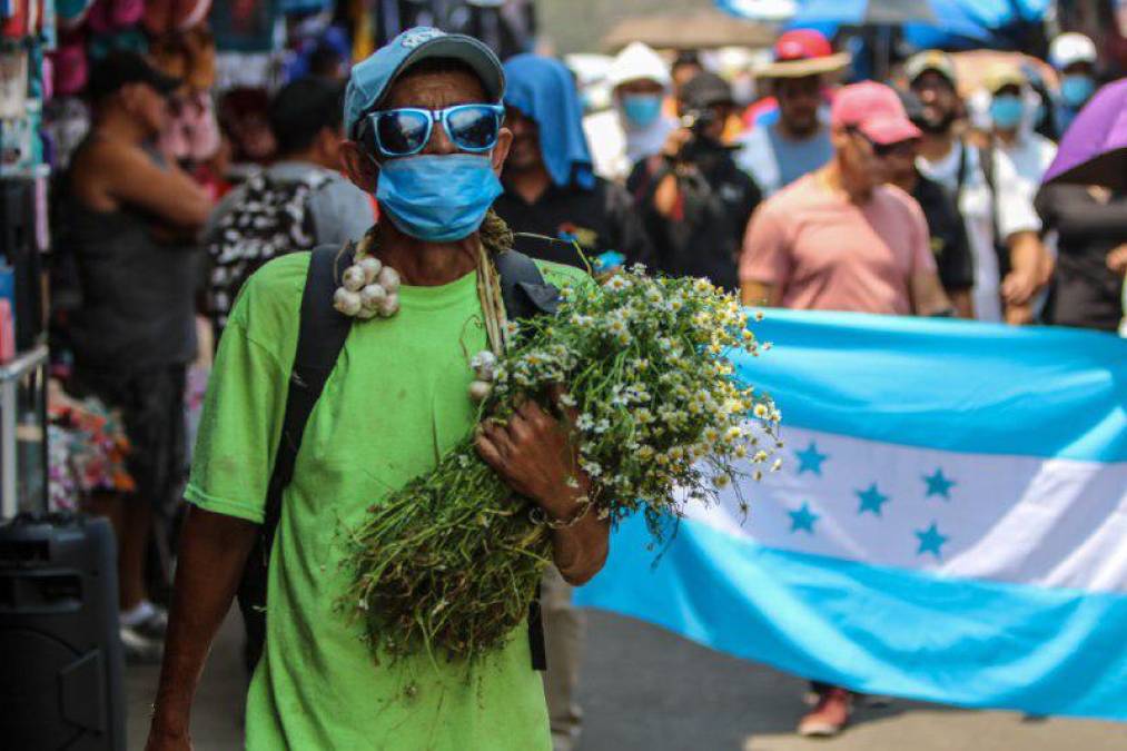 Fiscales protestan frente a cadáver en río de Tegucigalpa