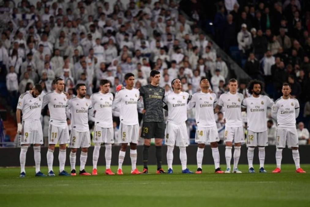 En el Santiago Bernabéu se guardó un emotivo minuto de silencio por David Gistau, que falleció el pasado 9 de febrero a los 49 años de edad. Era un reconocido seguidor del Real Madrid y acudía con regularidad al estadio madridista.