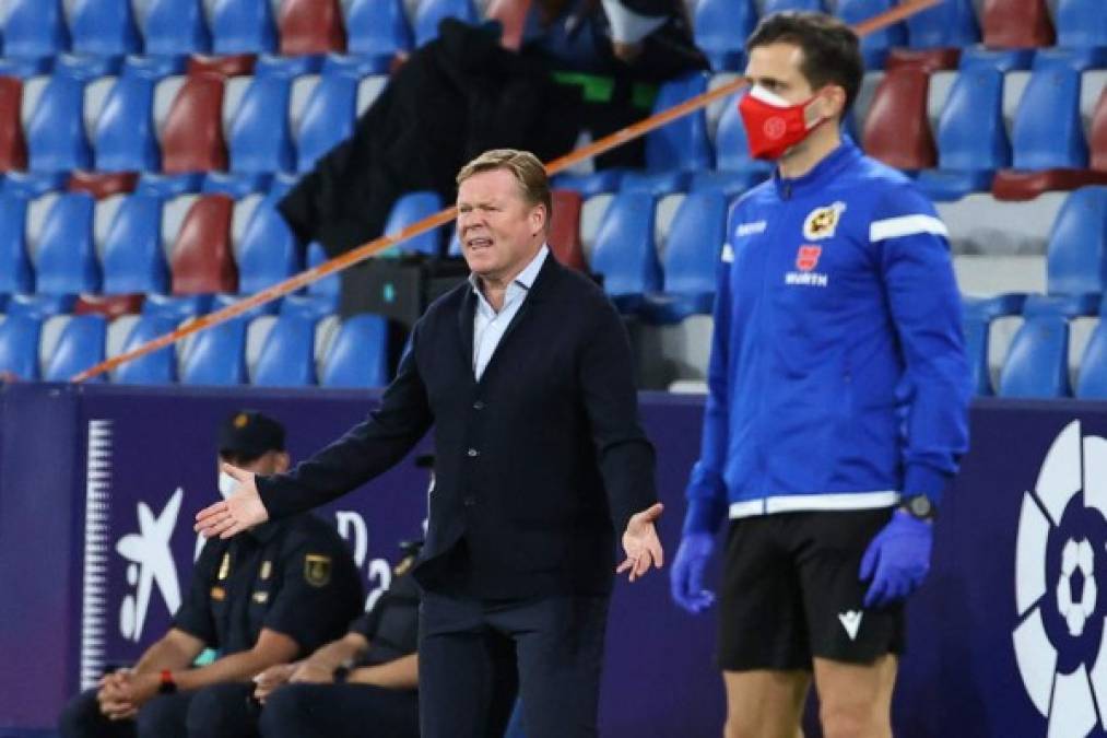 “Está más complicado, depende de los resultados de los demás pero en principio el objetivo era ganar tres partidos y esperar pero ahora es muy complicado”, señaló Koeman al final del juego.