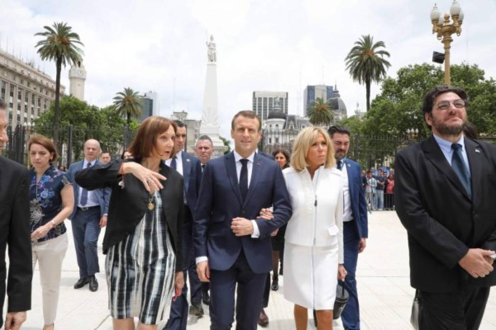 La pareja presidencial de Francia visitó este jueves varios lugares históricos de Argentina.