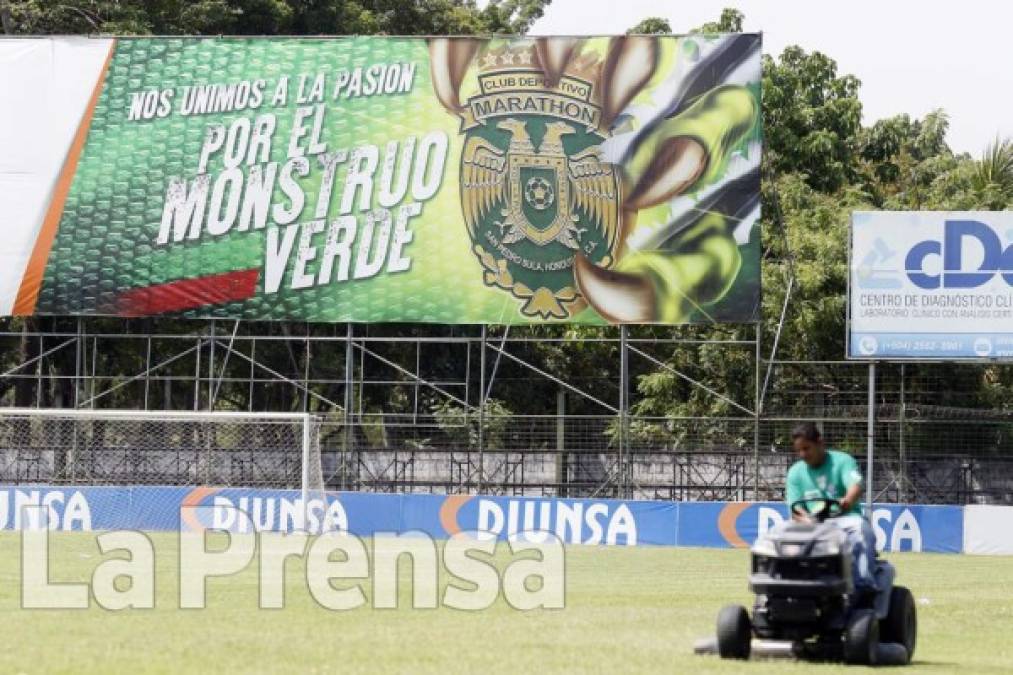 Empleados trabajaron en el mantenimiento de la cancha del estadio Yankel Rosenthal.