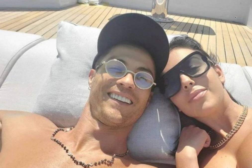 Cristiano se compró en un terreno por 8 millones de euros. Georgina lo visita todos los meses y será la casa a la que irán cuando se retire del fútbol. Está valorada en 20 millones de euros”, detalló la prensa de Portugal.