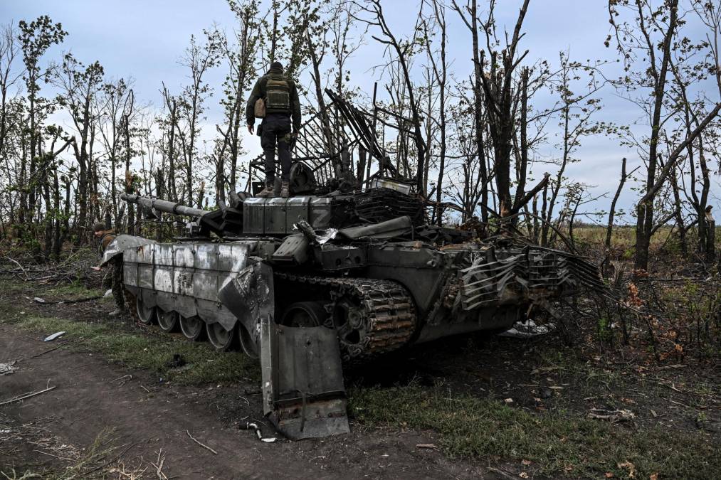 Las fuerzas rusas se repliegan hasta la frontera ante sorpresiva contraofensiva ucraniana