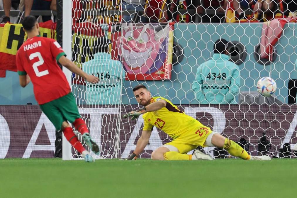 Hakimi, ex del Real Madrid, marcó a lo Panenka el penal que le dio el pase a cuartos de final a Marruecos.