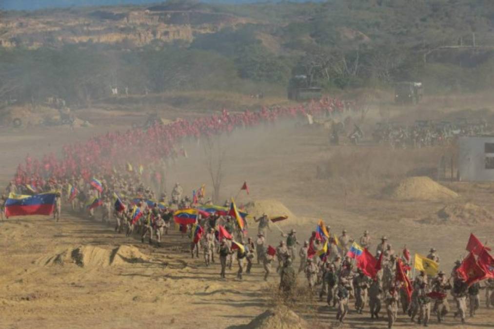 'Para hacer de nuestros lugares y pueblos lugares inexpugnables, inexpugnables por aire. Por tierra no se pueden meter porque aquí están los soldados de Bolívar que le harían pagar caro al imperio estadounidense cualquier osadía de tocar el sagrado suelo de la patria venezolana', agregó.