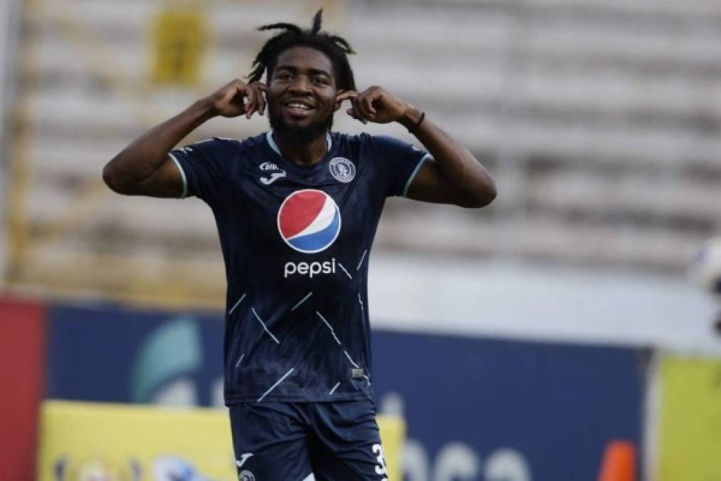 Cristopher Meléndez abrió el marcador para Motagua ante Platense y así lo celebró.