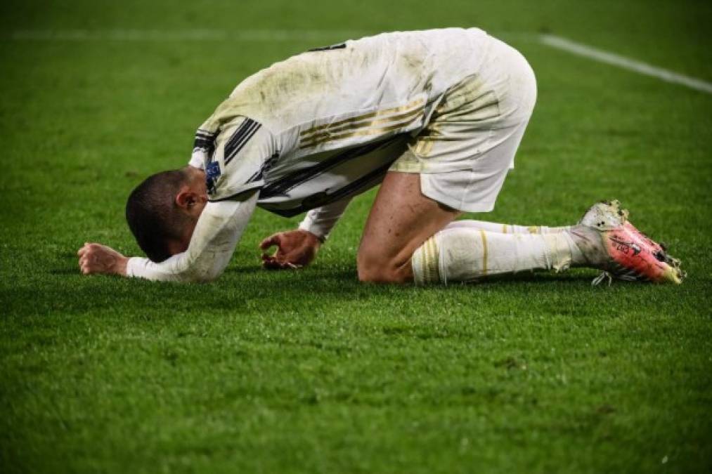 Impotente: Las imágenes de la terrible frustración de Cristiano Ronaldo tras la eliminación de la Juve