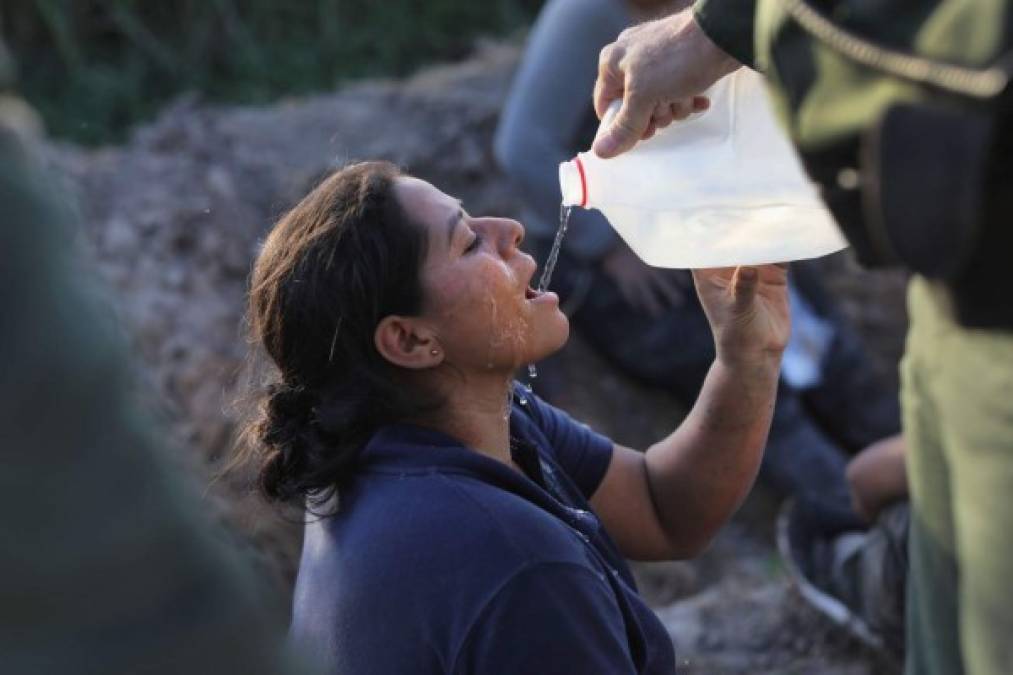 El Gobierno de Trump también anunció que transferirá a cerca de 1.600 indocumentados a cárceles federales por falta de espacio en los centros de detención para inmigrantes.<br/>