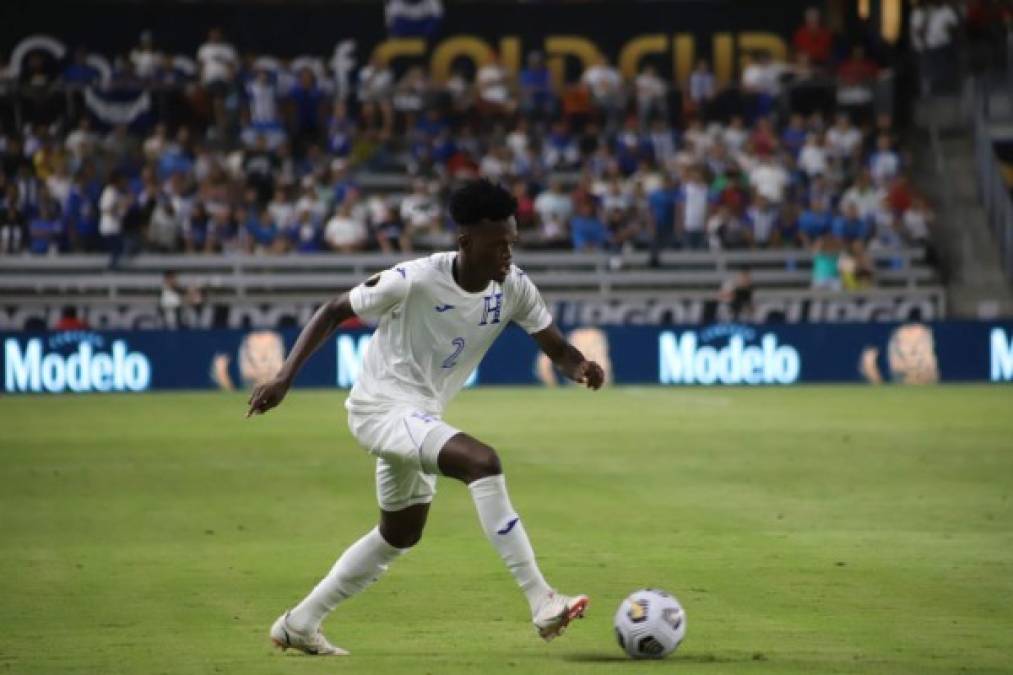 Según Diario DIEZ, el lateral derecho Félix Crisanto llegó a un acuerdo verbal con Olimpia de cara a la próxima campaña. El defensor formó parte de la selección de Honduras en la Copa Oro y todo indica que será jugador del tricampeón.