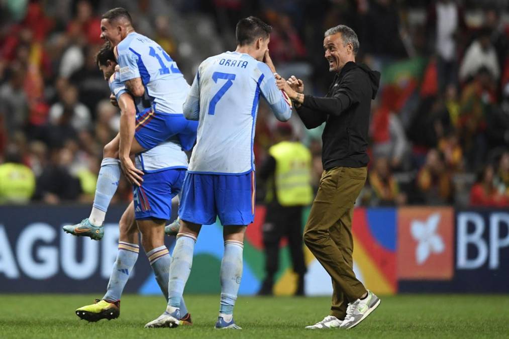 Luis Enrique celebró como uno más con sus jugadores la clasificación a la ‘Final Four‘ de la UEFA Nations League.