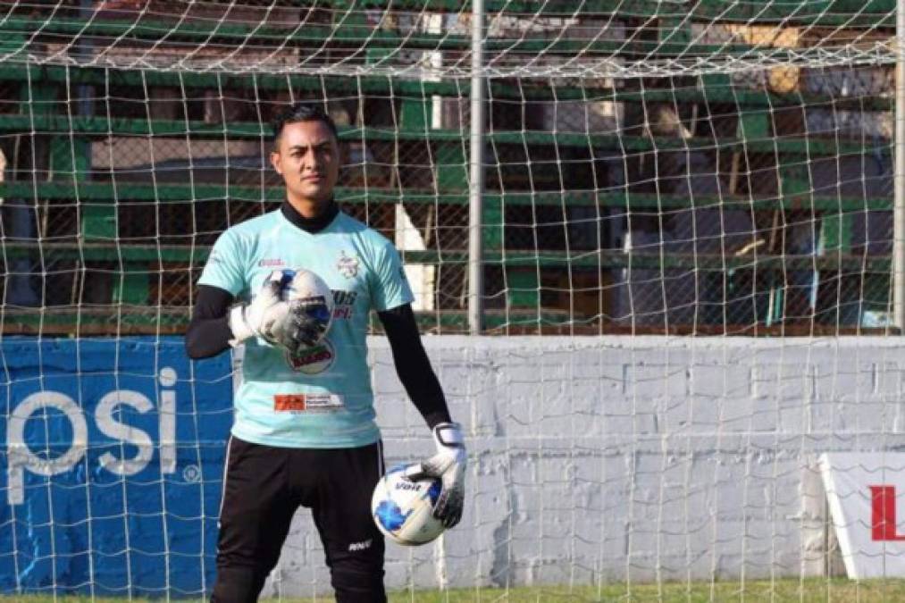 Mariano Pineda: El portero estaría saliendo del Platense de cara a la próxima campaña.