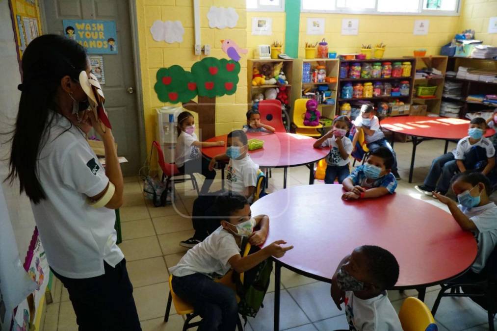 Después figuran, pero con una gran diferencia, Atlántida y Comayagua. Solo Santa Bárbara con 170 estudiantes y Cortés tienen registrados alumnos en un sistema trilingüe. En el caso de San Pedro Sula, se enseña además de inglés, alemán, francés o mandarín.