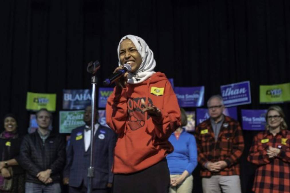 La refugiada somalí Ilhan Omar podría convertirse en la primera musulmana en el Congreso.