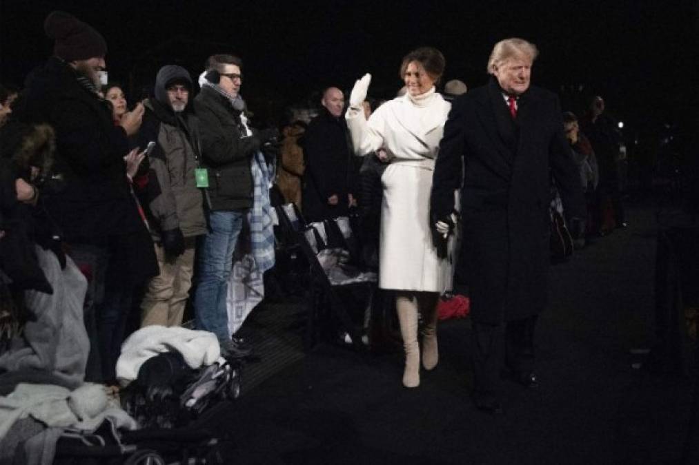 Trump y su esposa Melania se mostraron muy felices y unidos a su llegada y durante el evento.