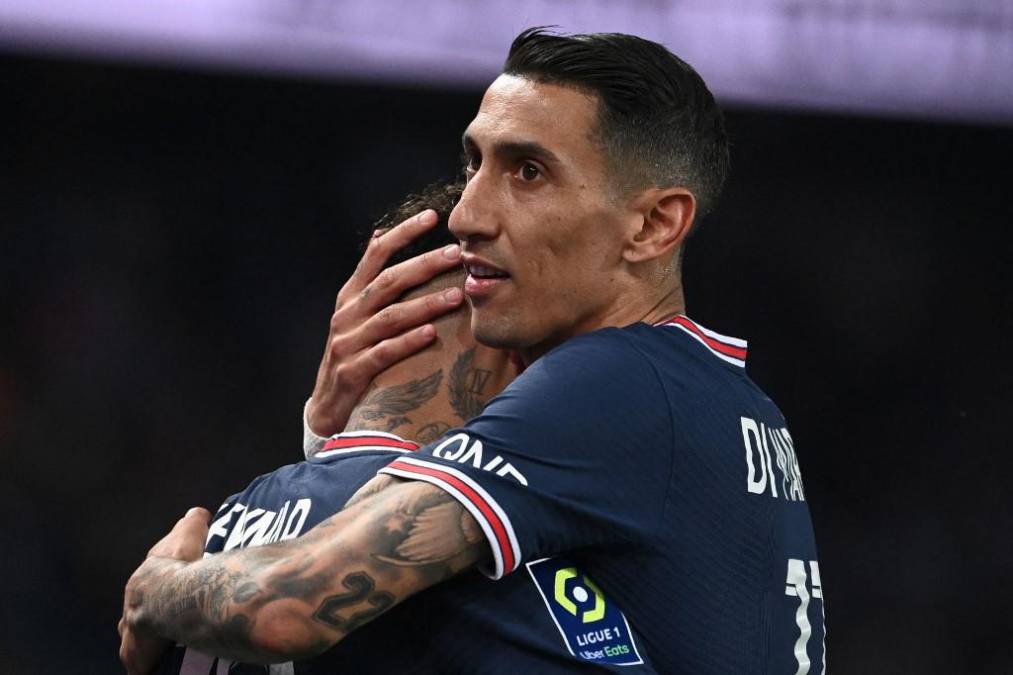 El argentino Ángel Di María habló sobre su futuro en la emisora de radio de Buenos Aires Urbana Play, en la que ha asegurado que su intención es “jugar un año más en Europa y luego regresar a Argentina. No sé si el PSG quiere que me quede, de lo contrario me iré”, indicó.