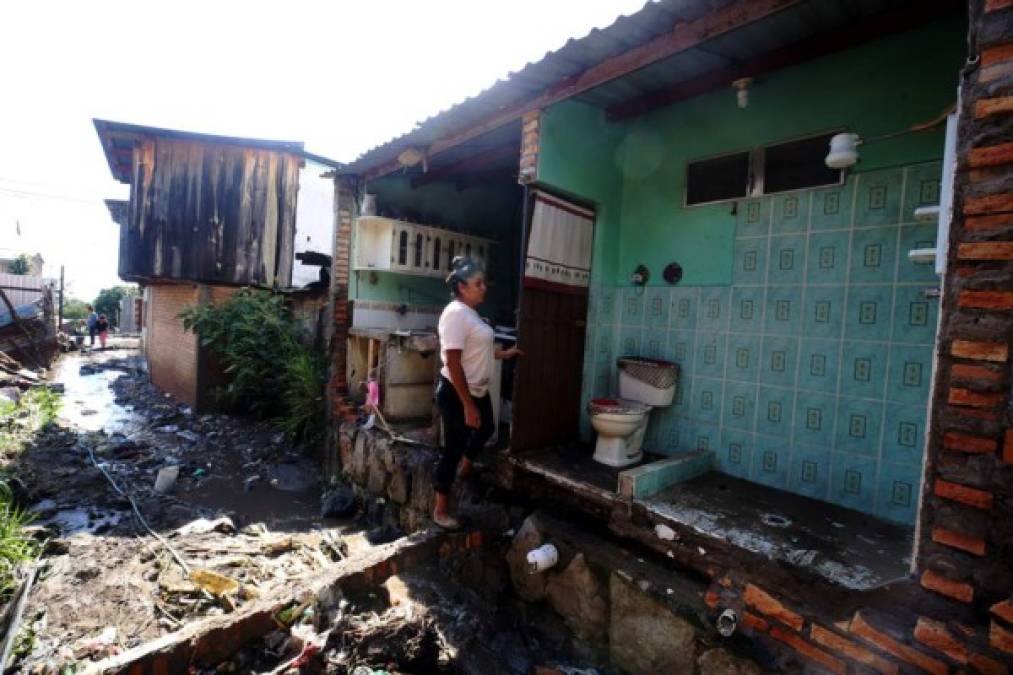 Alvarado falleció soterrada luego de que el muro perimetral de su vivienda se derrumbará a causa de las intensas lluvias en una populosa colonia de Tegucigalpa.