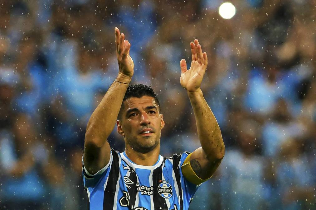 El atacante uruguayo se despidió en casa como el “killer” que es y anotó el único tanto del Gremio en la penúltima fecha del Brasileirao.