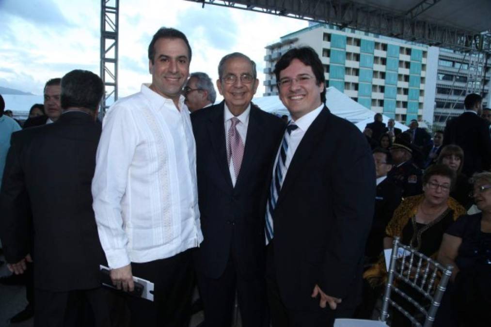 Gabriel Larach, José Saybe y José María Deras.