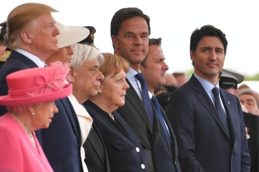 La pareja presidencial estadounidense fue acompañada en el palco real por la reina Isabel II, la primera ministra británica, Theresa May, y el primer ministro de Canadá, Justin Trudeau, el mandatario francés Emmanuel Macron y los líderes de Australia, Nueva Zelanda, Bélgica, República Checa, Grecia, Luxemburgo, Países Bajos, Noruega, Polonia y Dinamarca.<br/>