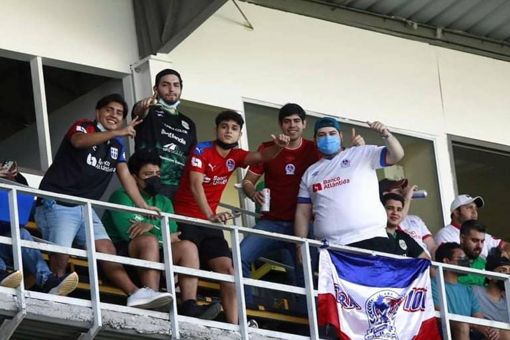 Entre amigos asistieron al coloso sampedrano para el clásico Marathón-Olimpia.