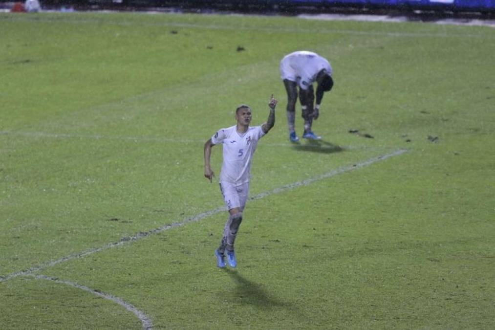 Kervin Arriaga - El jugador del Minnesota United de la MLS tiene puesto casi que garantizado en la media cancha.