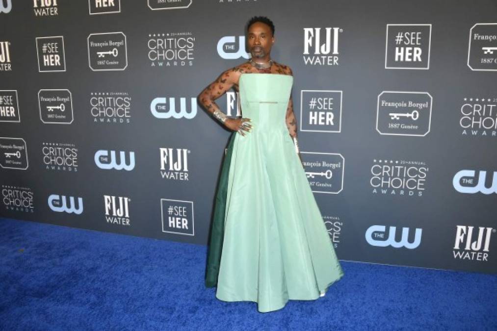 La estrella de Pose se robó las miradas en la alfombra azul de los Critics' Choice con un vestido verde como todo una diva.