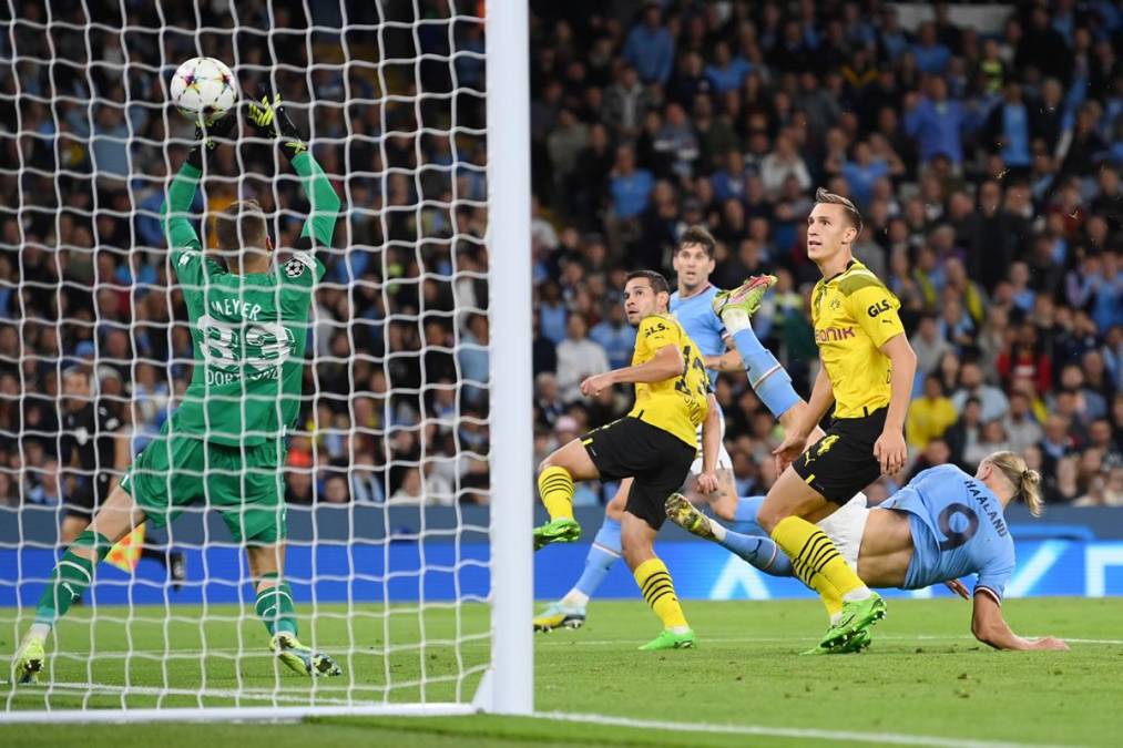 El acrobático vuelo de Erling Haaland para marcar un espectacular golazo en la remontada del Manchester City (2-1) contra el Borussia Dortmund.