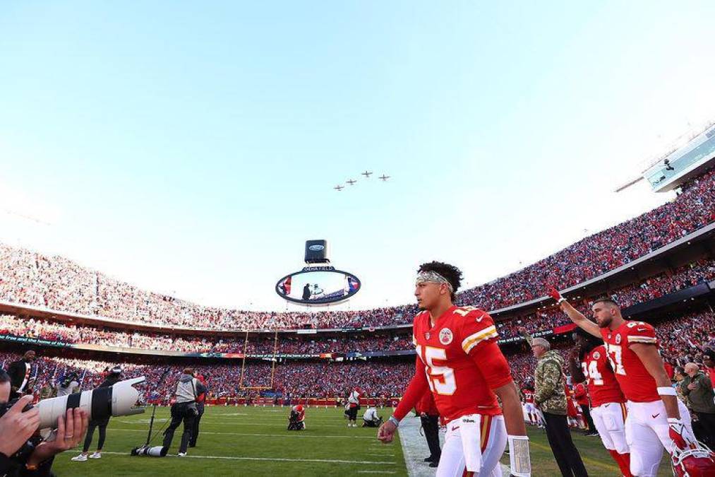 El ‘quarterback’, considerado el mayor talento actual de este deporte, volverá a exponerse físicamente el domingo para ser el primer jugador en ganar en la misma campaña tanto el MVP como el Super Bowl desde 1999.