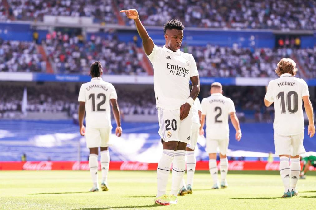 El baile de Vinicius tras su golazo en el Bernabéu. El brasileño le puso ritmo al juego.