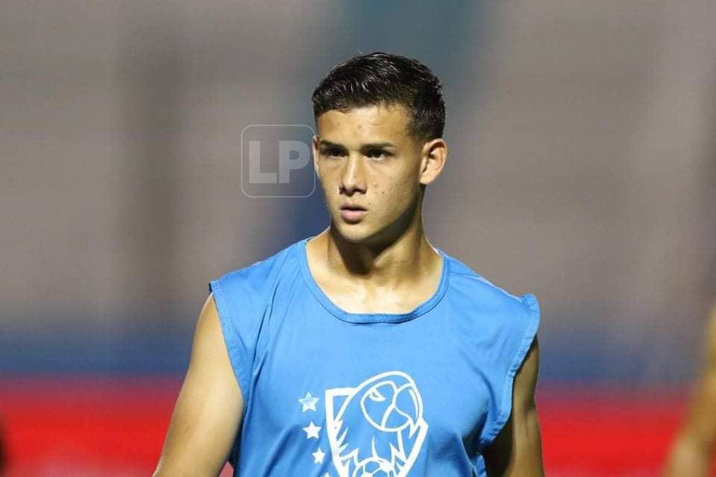André Orellana: El joven defensor vuelve al Olimpia para la próxima campaña. Estuvo cedido a préstamo en el Platense.