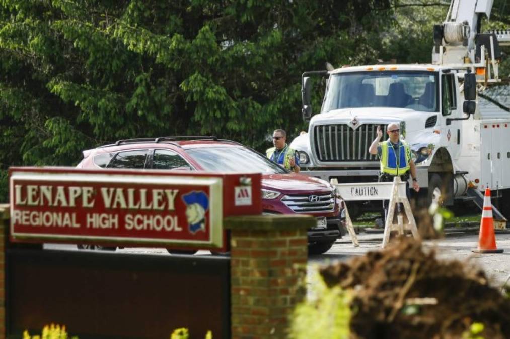 Al menos 10 personas han fallecido por el impacto de decenas de tornados y en el sur y medio oeste de EEUU.