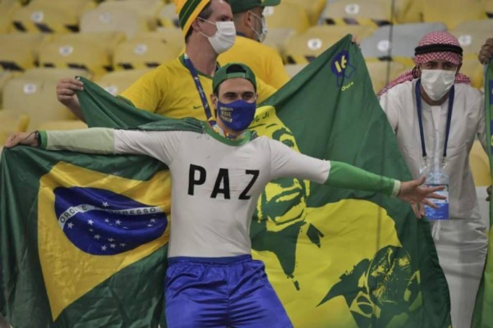 Los brasileños se han presentes a darle el apoyo a su selección.