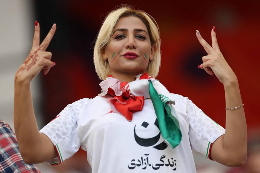 Protestas, bellas mujeres y problemas para ingresar: El ambiente del Inglaterra- Irán