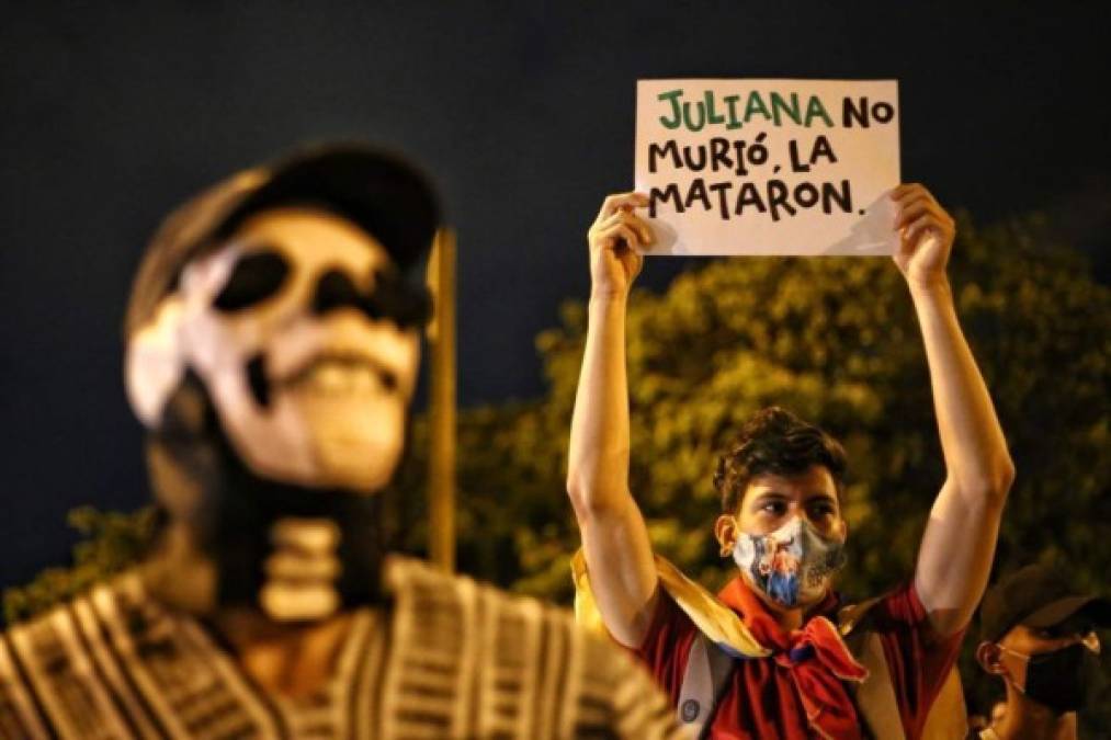 El asesinato de Giraldo caldeó los ánimos de la ciudadanía que hastiada de la violencia el lunes pasado volvió a protestar en las calles contra el abuso policial que el pasado 9 de septiembre acabó con la vida de Javier Ordóñez, un hombre de 46 años por cuya muerte fueron detenidos dos agentes.