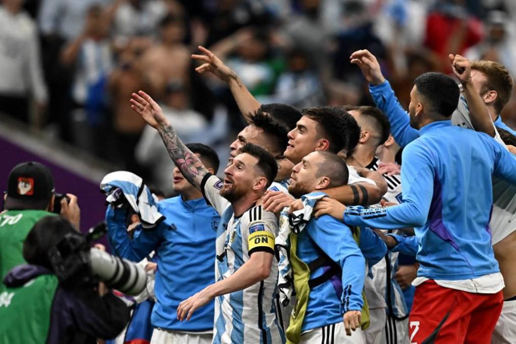 Liderados por Messi, La Albiceleste festejó a lo grande la clasificación a semifinales del Mundial de Qatar 2022.