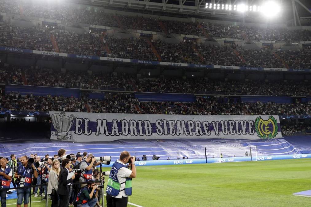 “El Madrid siempre vuelve”, así apoyaron los aficionados del Real Madrid a su equipo en el partido contra el RB Leipzig.