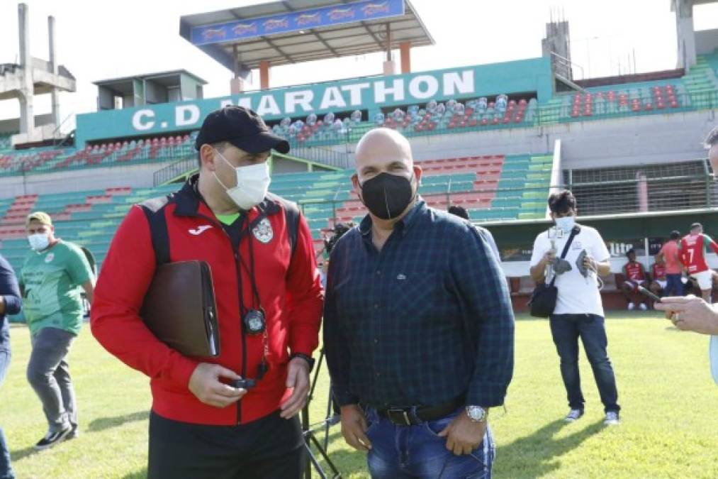 El uruguayo Martín 'Tato' García fue anunciado como nuevo entrenador del Marathón. Llegó al país y de inmediato se puso a trabajar. El técnico charrúa, que entrenó al Real España, ya dirigió el primer entrenamiento y conoció a su plantilla. “Me siento feliz y con mucha ilusión, muy arriba y junto con la afición, directivos, cuerpo técnico trataremos de pelear arriba y con esa mentalidad venimos”, expresó el DT de 45 años.