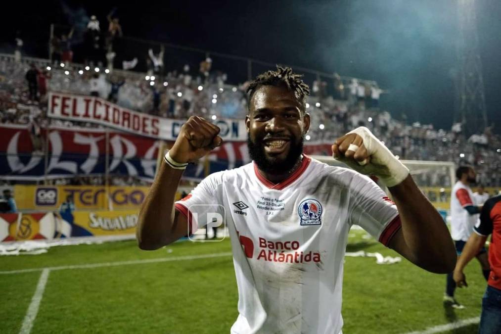 La emoción de Jorge Benguché. Regresó de su gris aventura en el Boavista de Portugal y logra salir campeón con Olimpia.