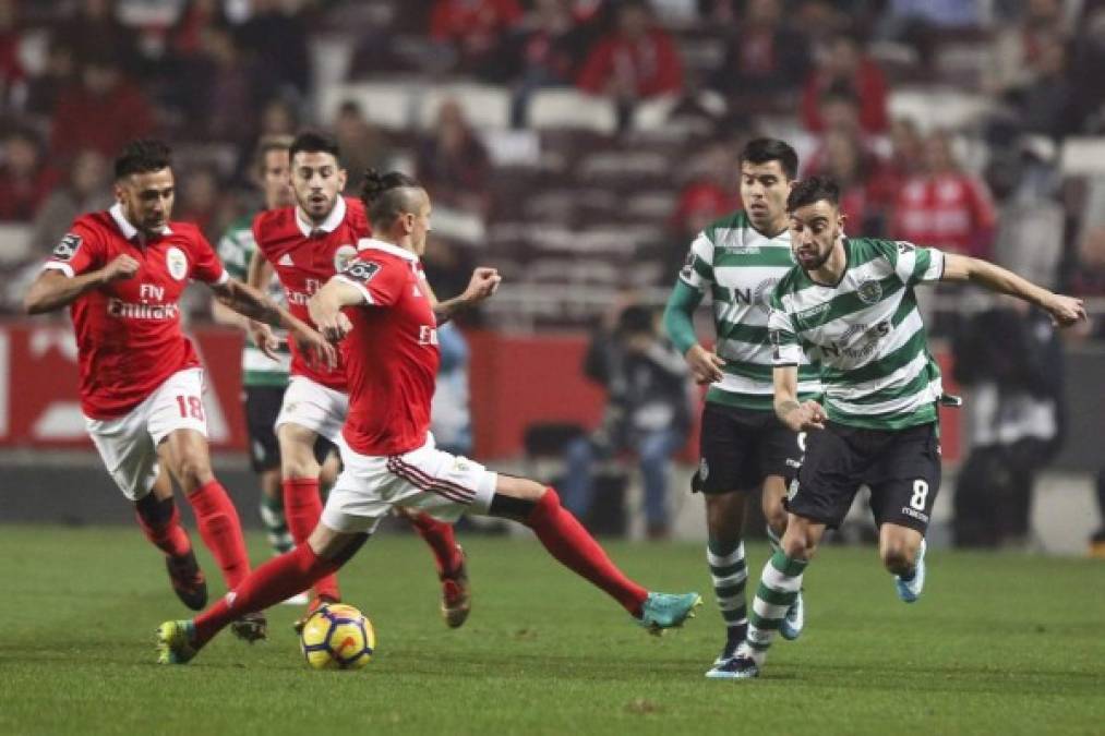 Benfica vs Sporting de Portugal - Conocido como el 'Derby da Capital' es el choque con más rivalidad de Portugal. Tal es la igualdad que la mejor racha de victorias consecutivas ante el rival la ostenta el Benfica con sólo seis.