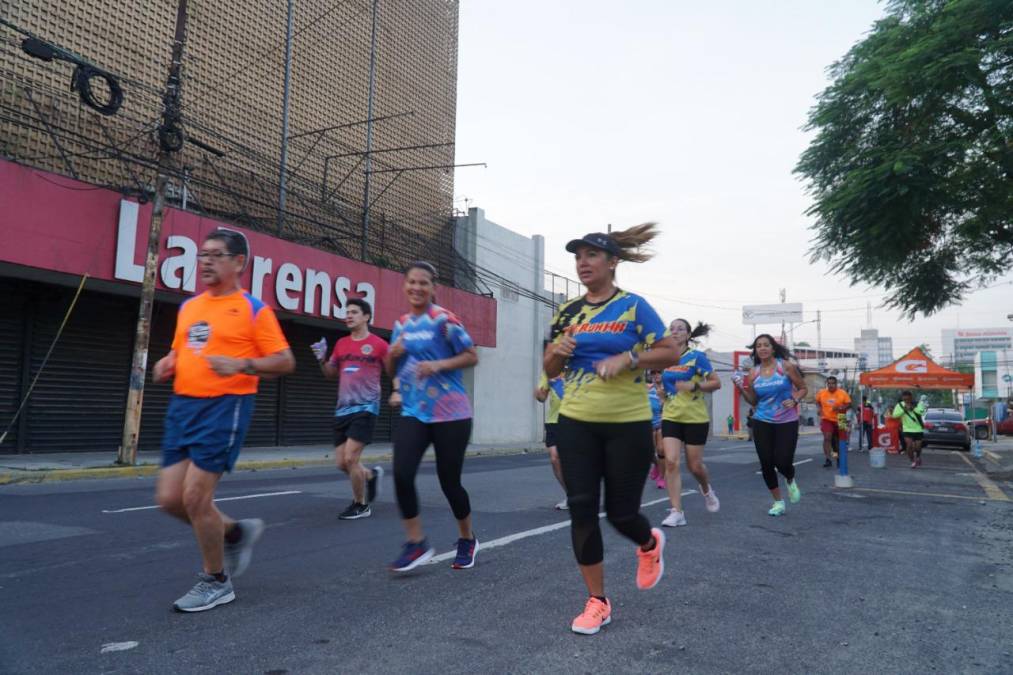 “Uno se propone una meta, la carrera de 5km es exigente y hay que evitar las lesiones, por eso se debe conocer la ruta. El día previo a la Maratón se tiene que descansar”, recomendó Sandra Di Palma.