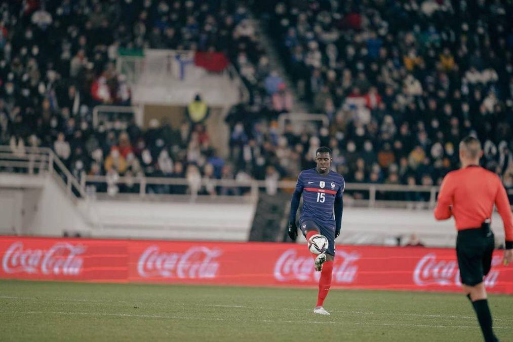 Zouma: El futbolista del West Ham esperaba el llamado del entrenador, debido a la lesión de Varane, pero el del United logró meterse en la lista.