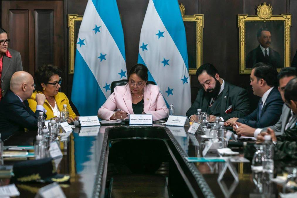El Consejo Nacional de Defensa y Seguridad (CNDS) fue convocado ayer de urgencia por la presidenta de Honduras, Xiomara Castro de Zelaya. 