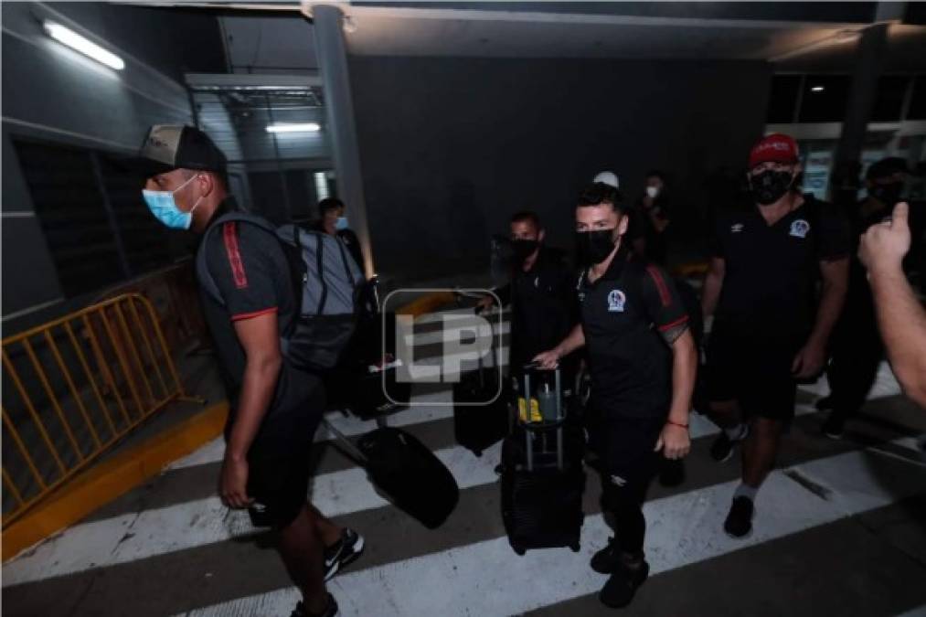 La delegación del Olimpia arribaron a San Pedro Sula pues el sábado enfrentan al Honduras Progreso en el Micheletti por la jornada 12 del Torneo Clausura 2021.