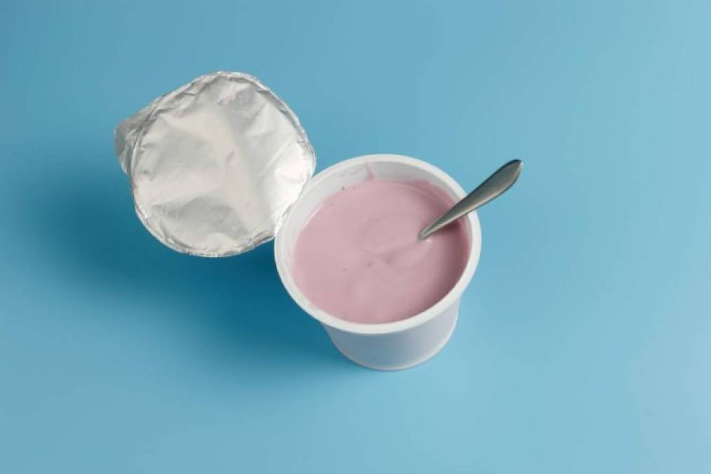 Yogurt: Rico en probióticos que ayudan a fortalecer el sistema inmune y cuida el organismo de diversas enfermedades. Además de ello, ayuda a generar defensas para prevenir la gripe.