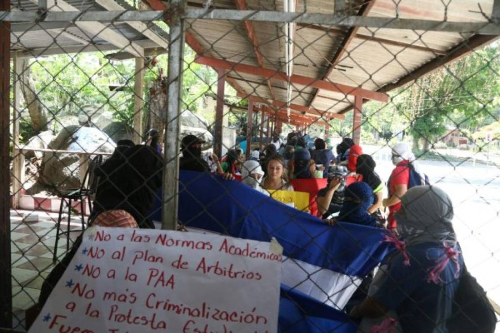 Estudiantes de la Unah-vs entregaron el recinto universitario luego de nueve días de mantenerla tomada.