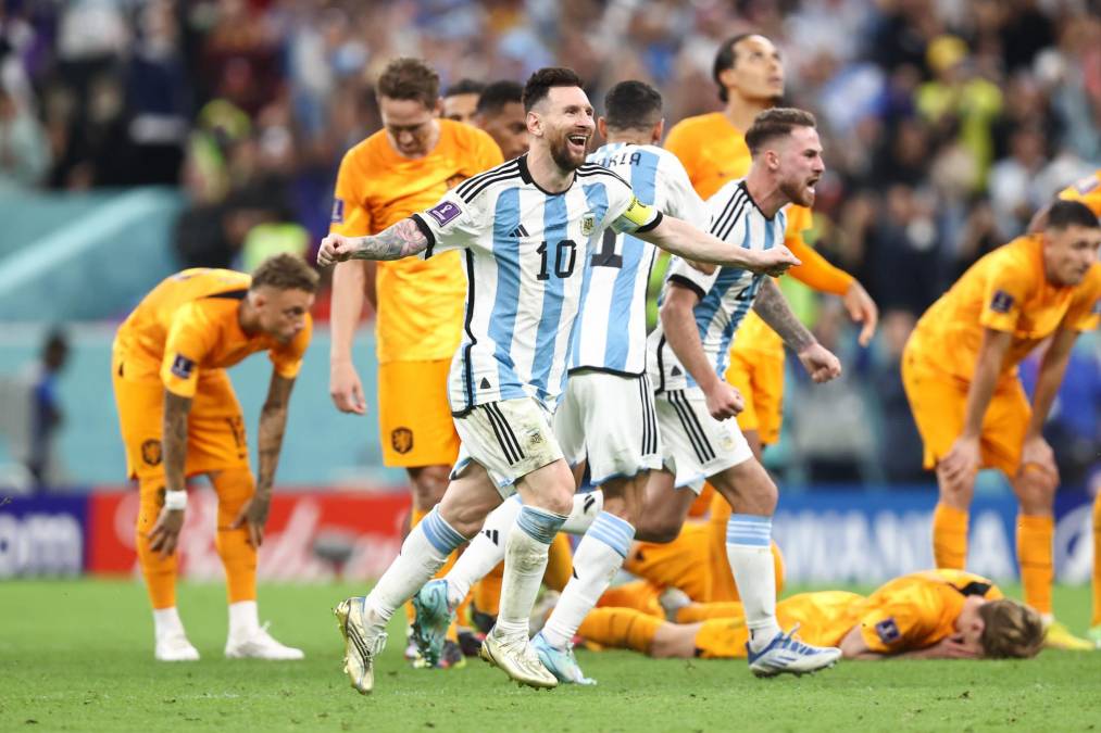 Lionel <b>Messi</b> y Argentina se clasificaron el viernes para las semifinales del Mundial de Qatar-2022, donde se enfrentarán a Croacia que mandó a casa a Neymar y Brasil.