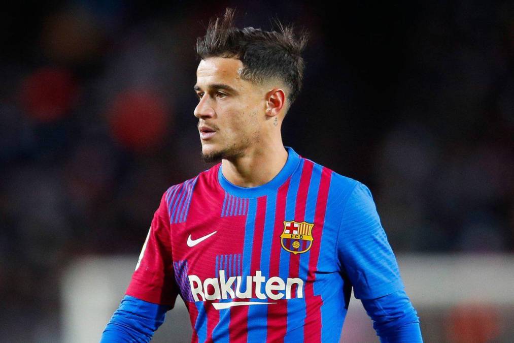 Philippe Coutinho - El brasileño es otro de los que dejarían el Barcelona. Xavi intentó recuperar su nivel pero no ha mostrado mejoría y dado su alto salario tendría que abandonar el club. En el Barça empiezan a estar hartos.